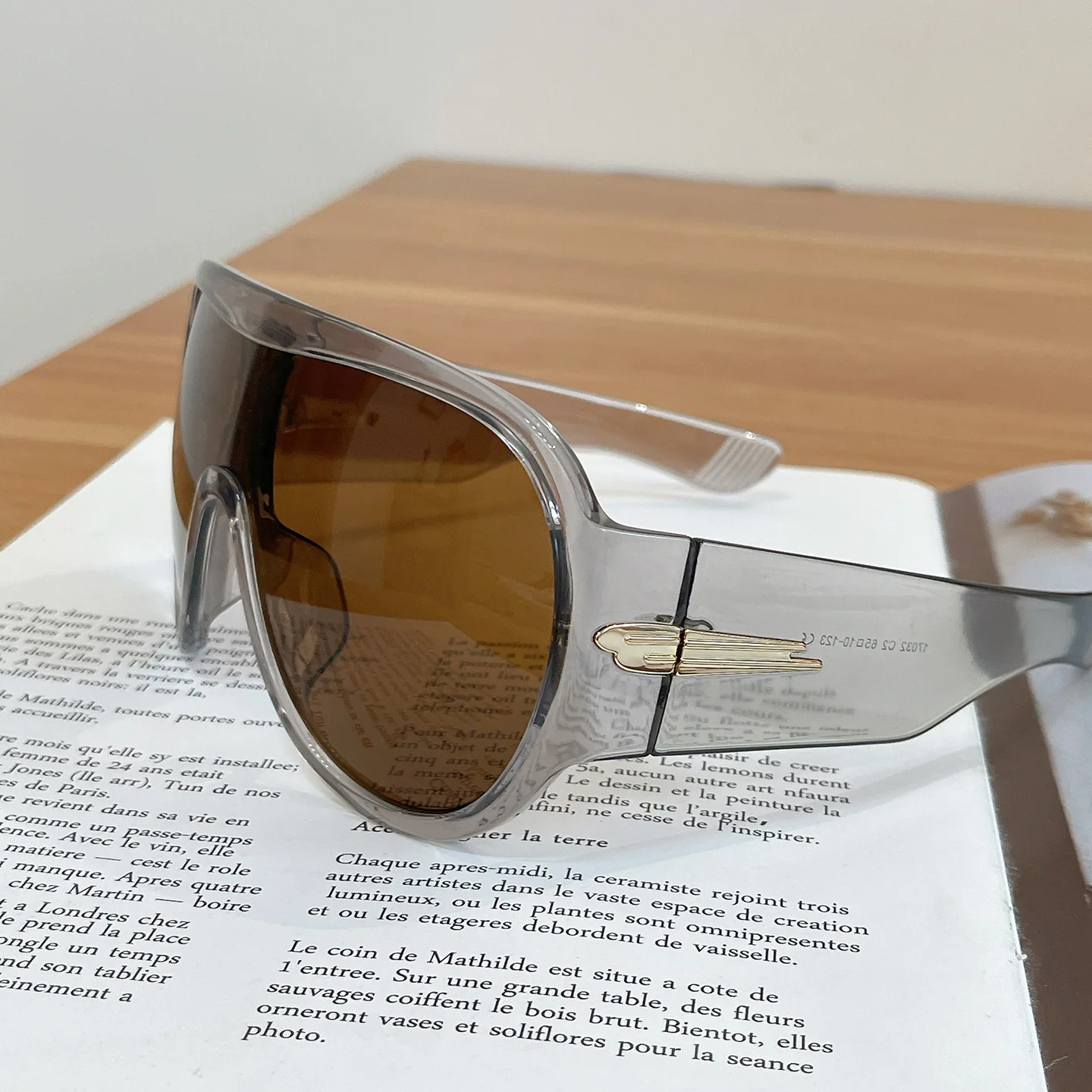 Neue modische, übergroße, schwarze einteilige Sonnenbrille für Damen und Herren, Vintage-Streifen-Design, Sonnenschutzbrille, sexy Driving Shades für Damen – Detail 3