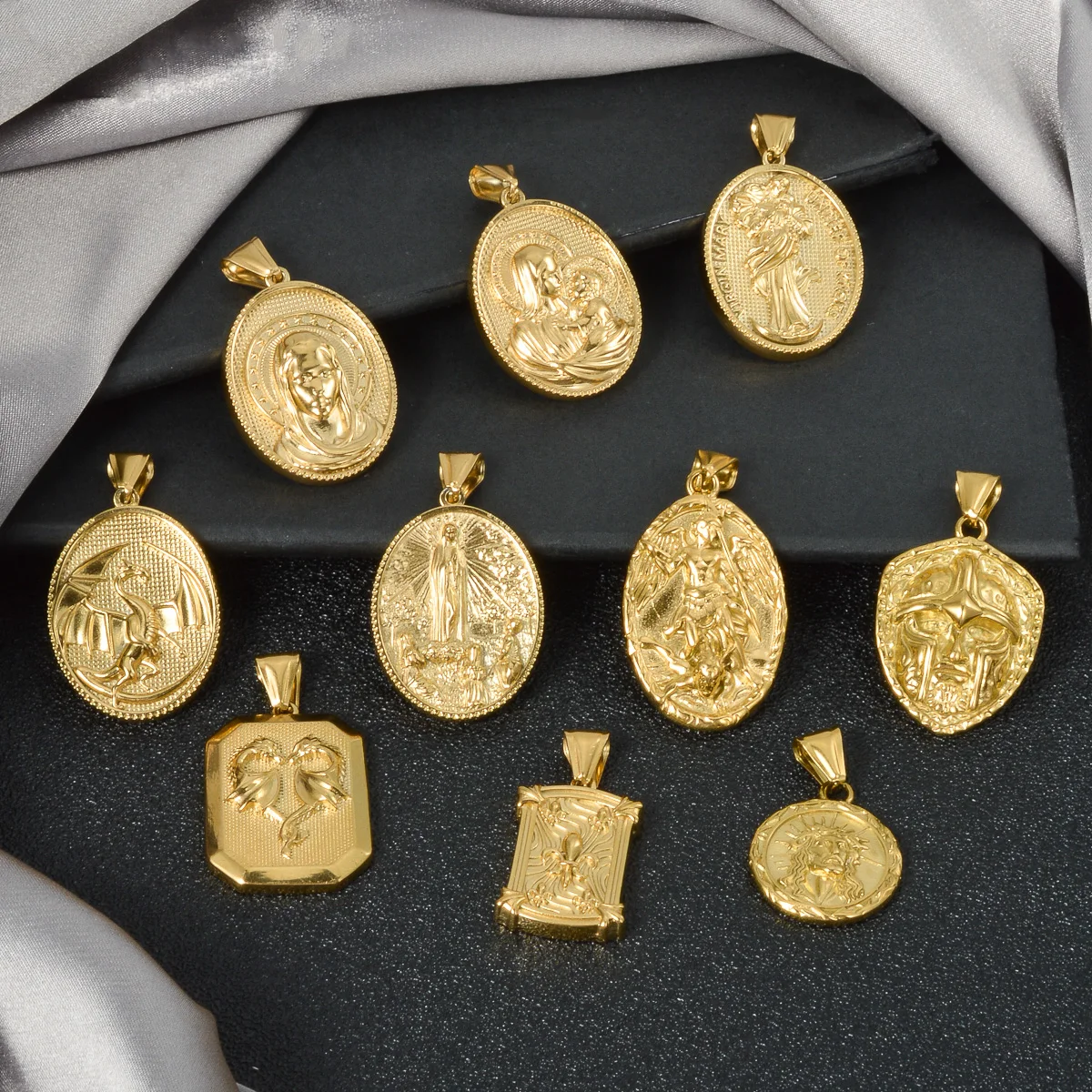Gold Plated Stainless Steel Religious Medal Pendant Necklace Virgin Mary Jesus Archangel Michael Amulet Men Women Faith Jewelry
