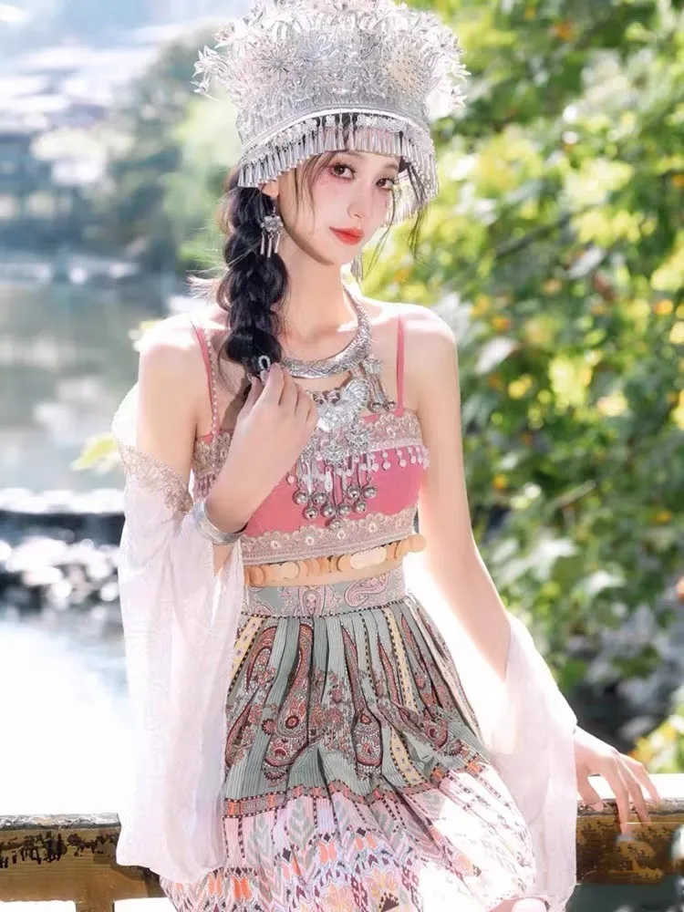 

Этнические костюмы с экзотическим очарованием и