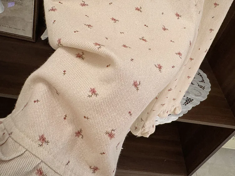 Süße Blumen-Freizeithose für Babymädchen, Frühjahr 2026 Neue Mädchen-Loose-Fit Baumwollhose im Workwear-Stil – Detail 6