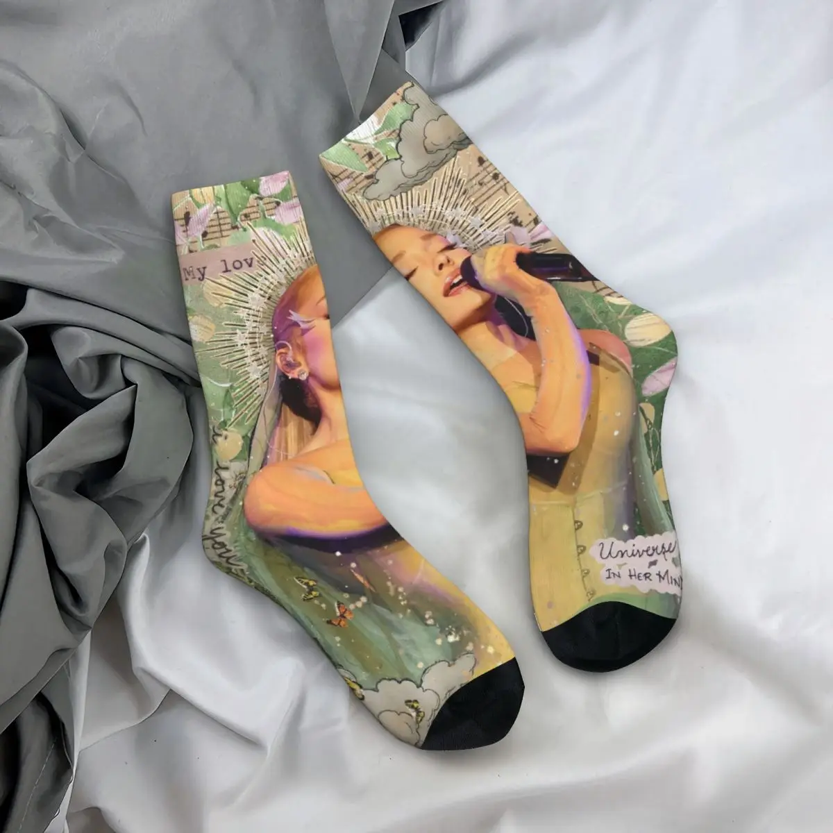 Stoking Kru Semua Musim Kaus Kaki Penyanyi Ariana Grande Kaus Kaki Panjang Hip Hop Gila Aksesori untuk Pria Wanita Hadiah Natal