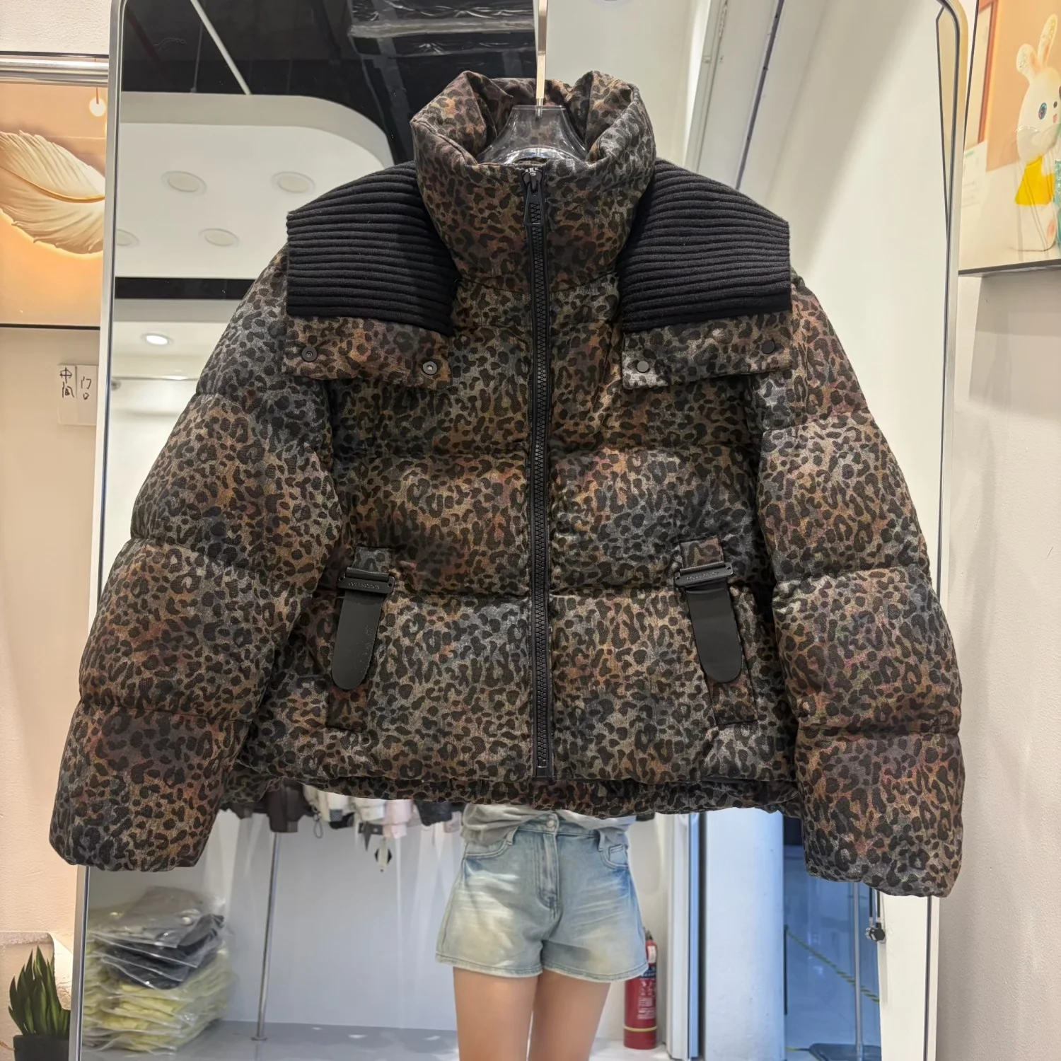 Winter White Duck Down Short Thick Parker Outwears Women Stand Collar Leopard Down Jacket Female Puff Fluffy Zipper Warm Jacket
