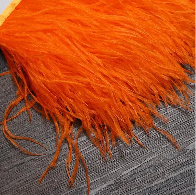 Struisvogelveren Trim 13-18 CM Pluimen op Lint Zelfkant Voor DIY Bruiloft Naaien in Jurk Decoratie Ambachten accessoires Groothandel