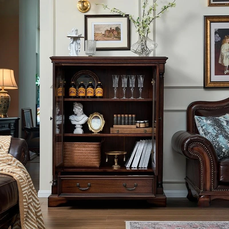 Weinschrank aus massivem Holz