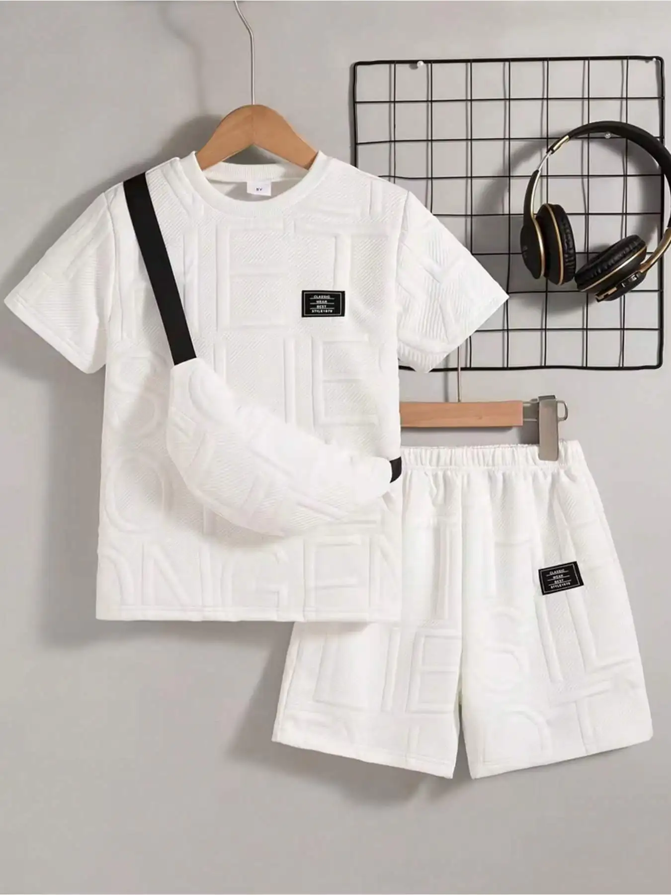 Boys' leisure summer outing two-piece set solid color three-dimensional embossed round neck short sleeved T-shirt+shorts set