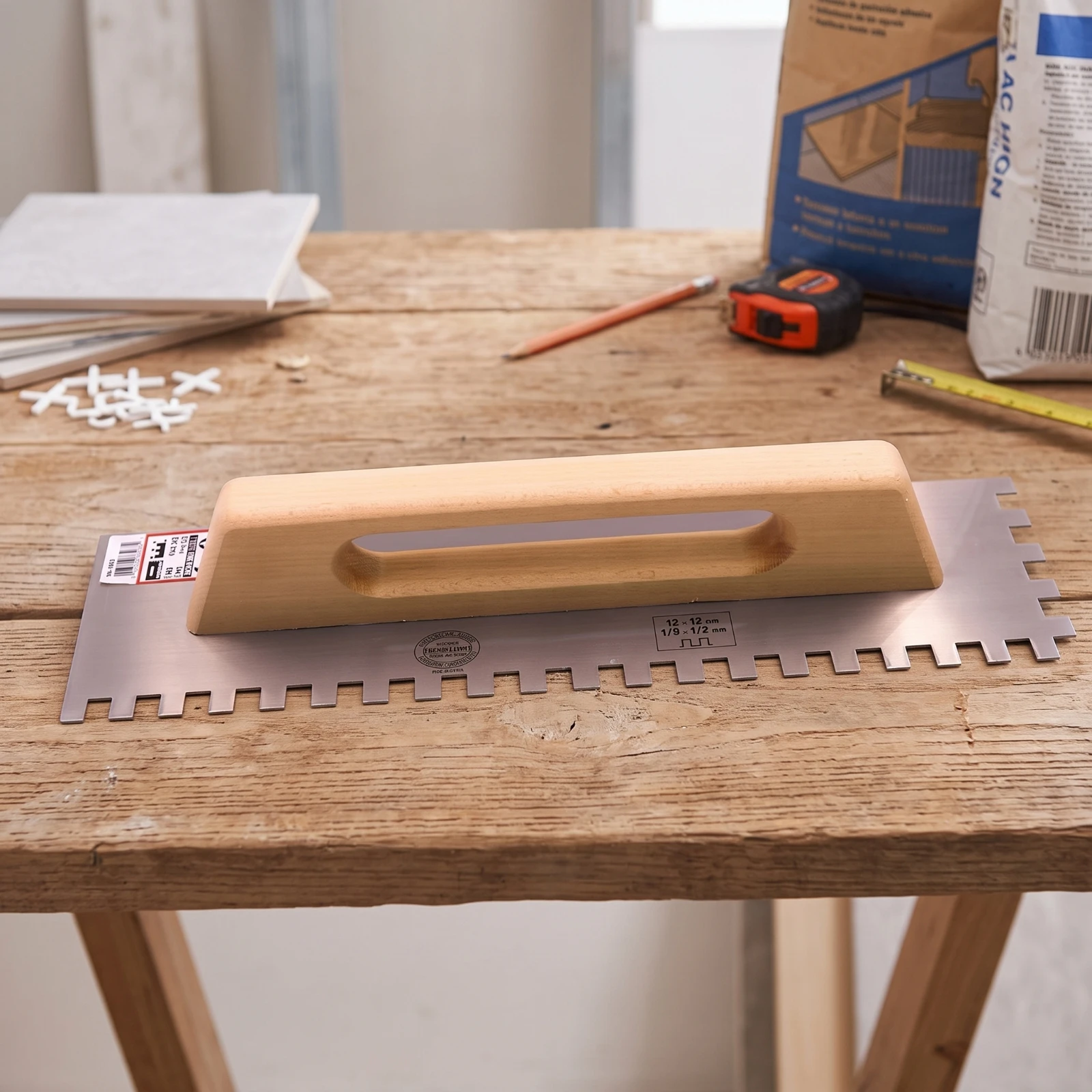 Notched Trowel Square-Notch Mortar Trowel Tool Long-Lasting Heavy-Duty for Tilers, Tile Installation, Masonry Work