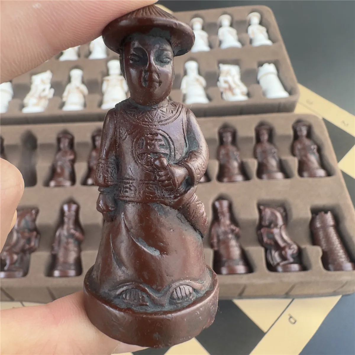 Antique Chess Large 3D Character Modeling Qing Soldier Resin Chess Pieces Leather Chessboard Entertainment Box40*19cm/15.7*7.5in