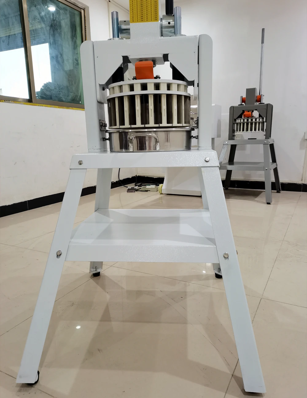 ベーカリー ピザ パン ペストリー 手動生地分割機 カッター マシン ボール成形機