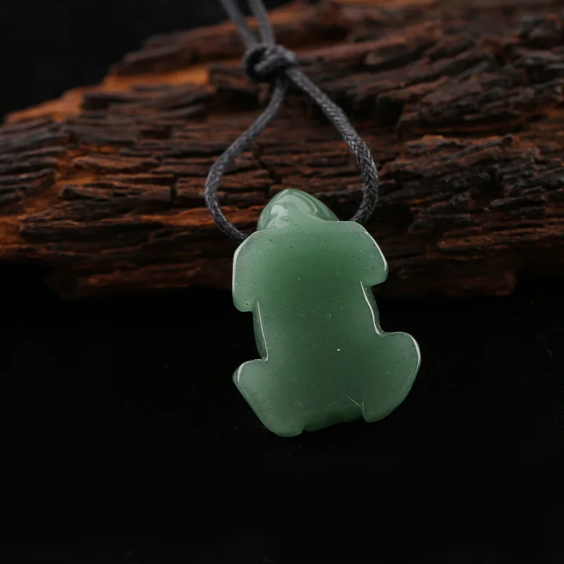 Natural Stone Jade Frog Pendant Bead,Handcarved Animal Pendant DIY Jewelry Necklace Accessories