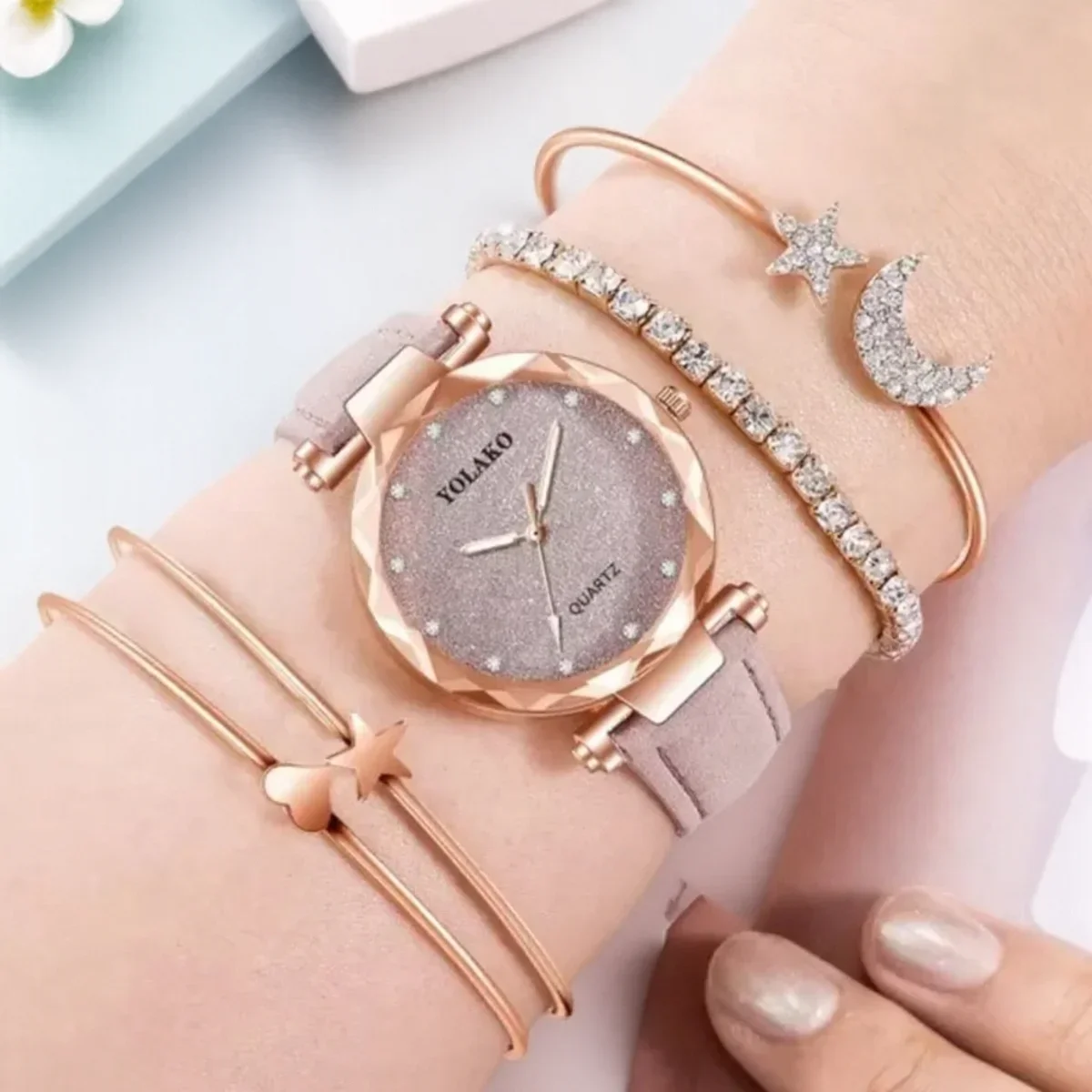 Womens Fashion Leather Strap Watch Frosted Dial Diamond Starry Design Golden Edge Quartz Watch Multicolor