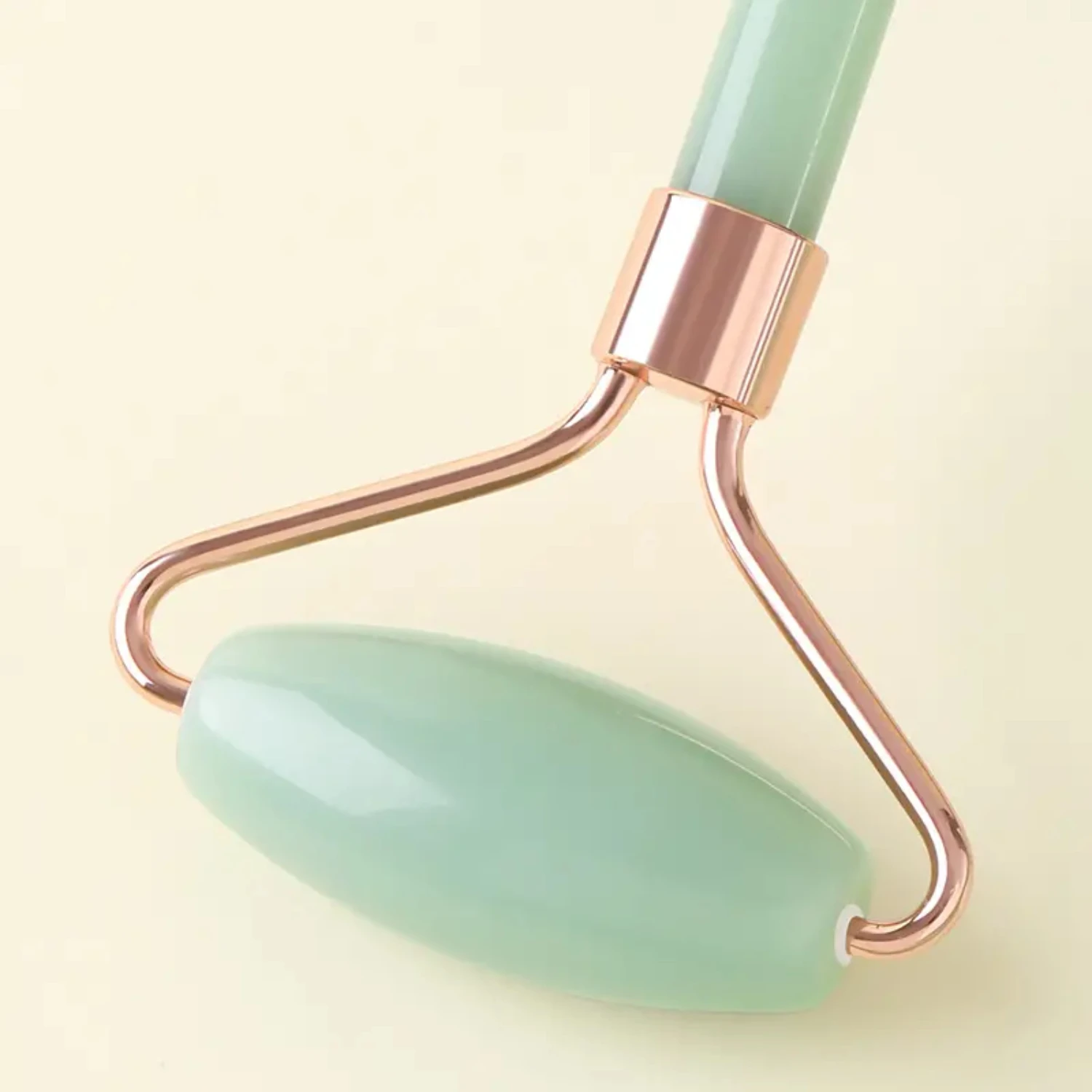 Achieve Youthful Appearance with Powerful Anti-Aging Jade Green Facial and Neck Tightening Roller - Effective Skin Firming Beaut