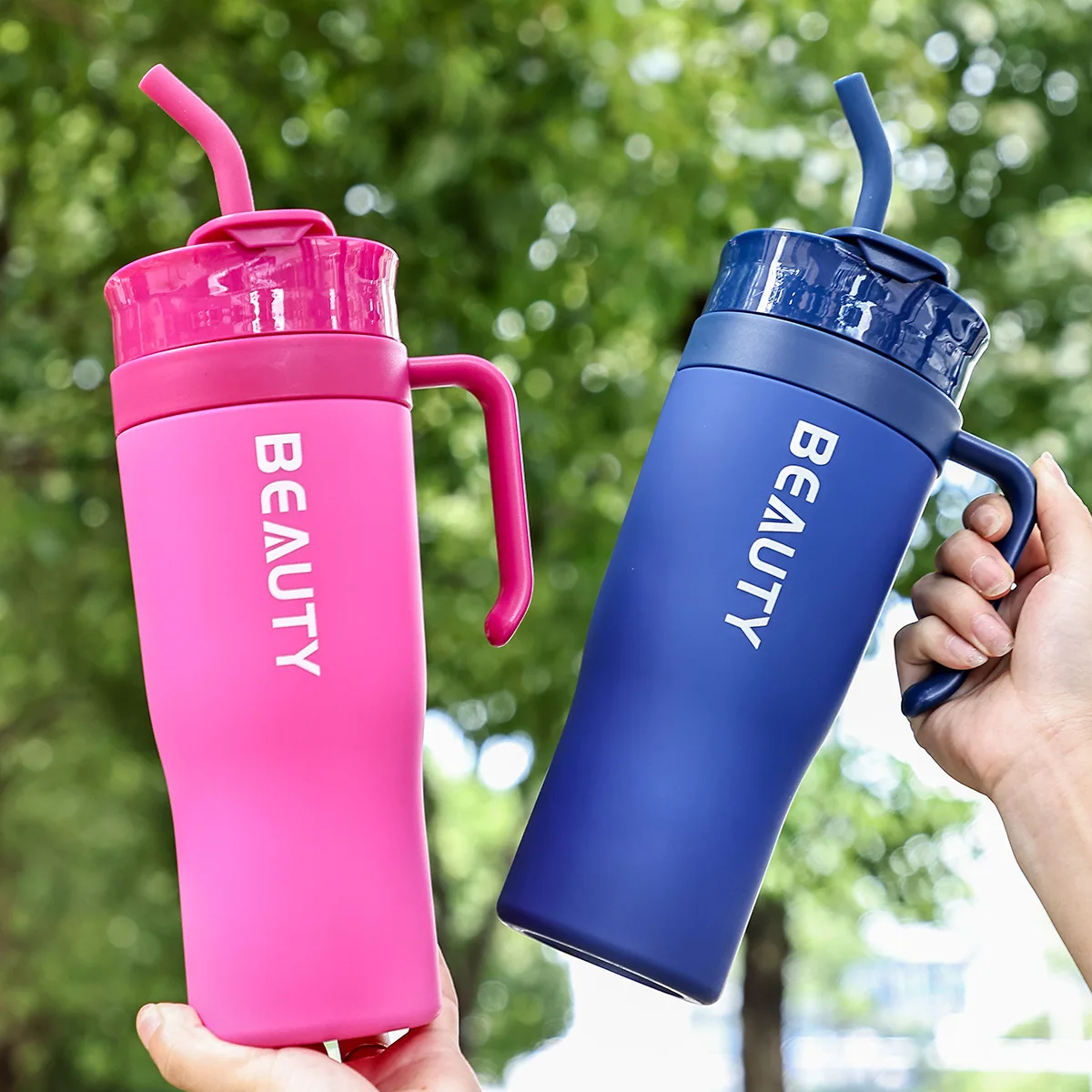 

Outdoor Portable 1200ml Large Capacity Sports Plastic Water Cup with Straw