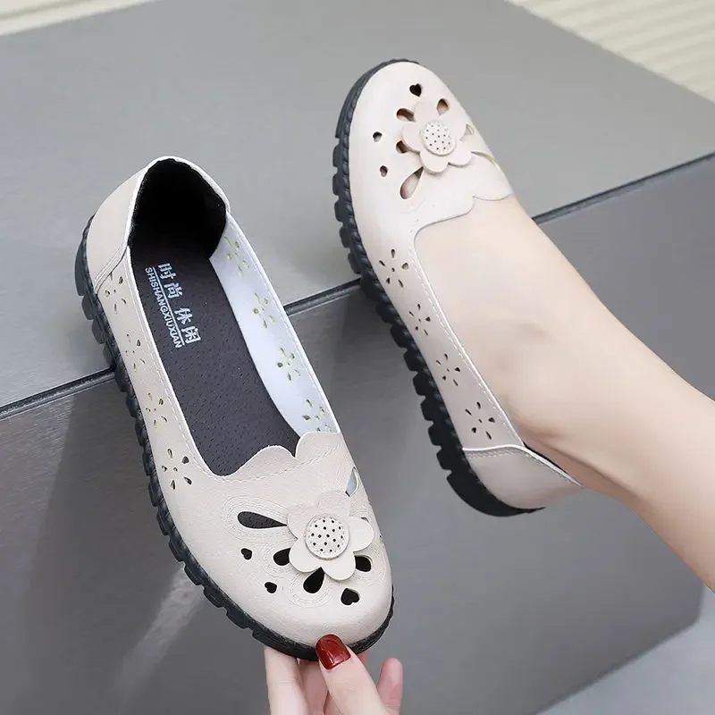 Hollow-out Leather Women Loafers Fashion Summer Women's Flats Breathable Soft Sole Ballet Shoes Slip on Flower Moccasins Shoes