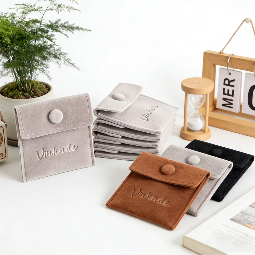 

50pack Velvet Jewelry Pouches Custom Logo 8x8cm Snap Botton Dust Packaging Bag Traveling Wedding Necklace Earring Organizer Sack