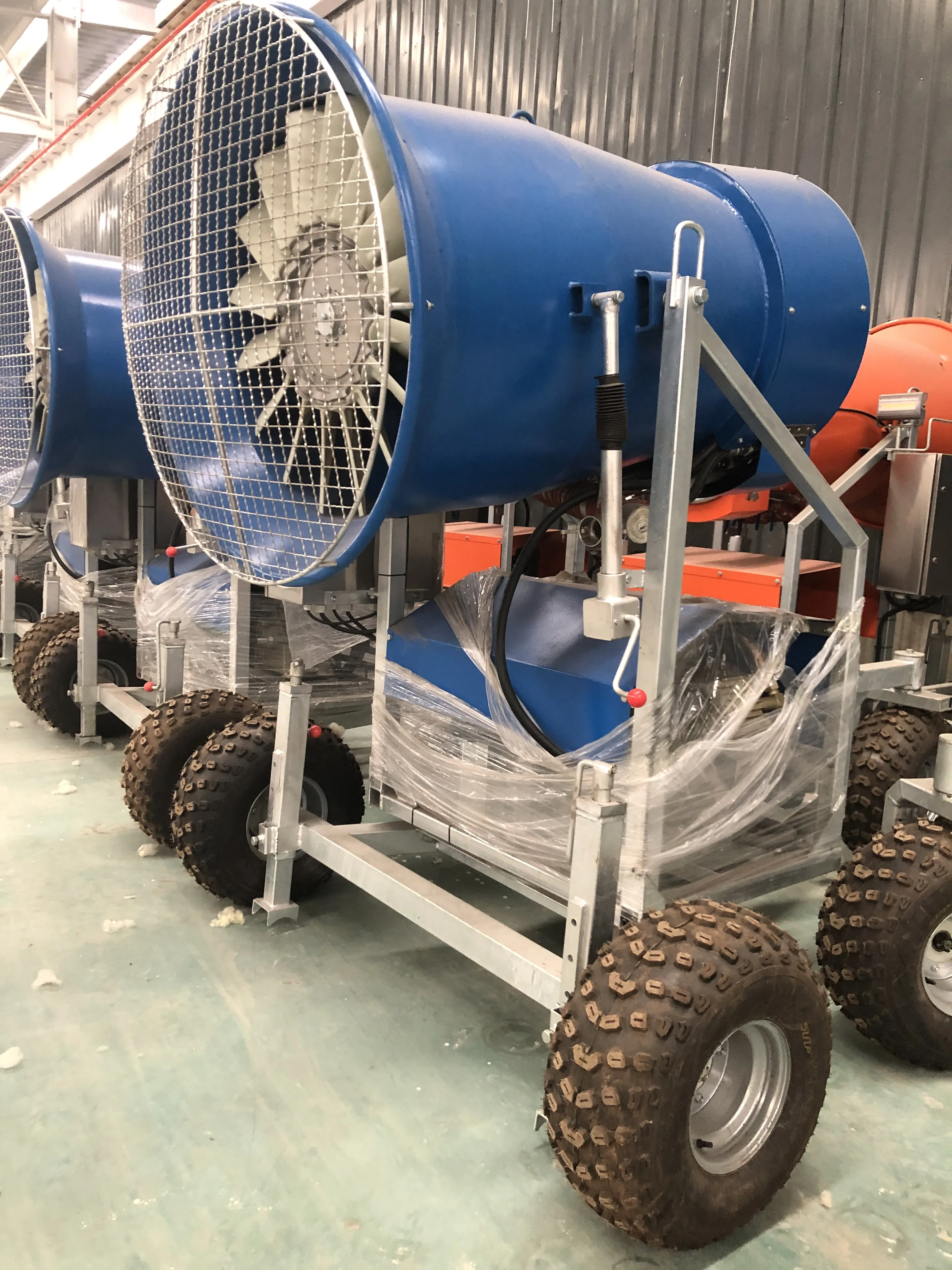 High Performance Automatic Fan Snow Maker Machine Snow Cannon Maker for Christmas Party Events Outdoor Party Events Snow Machine