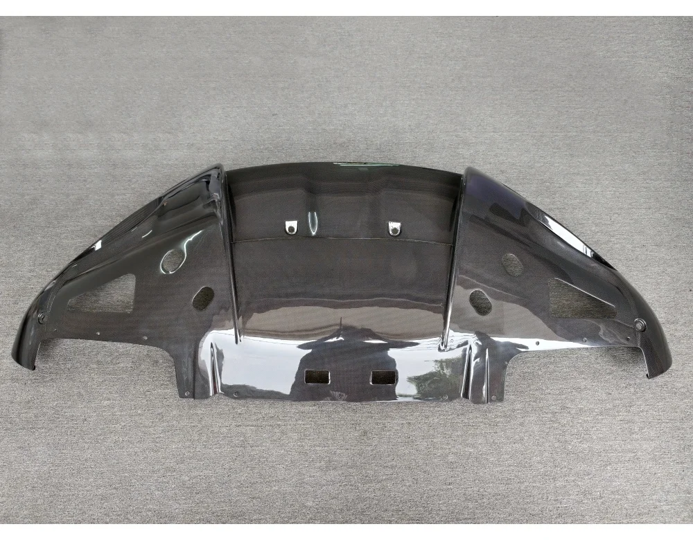 Dry Carbon Fiber OEM Style Rear Diffuser Bumper Lip Clipper  Body Kit for Ferrari Roma Car Rear Diffuser