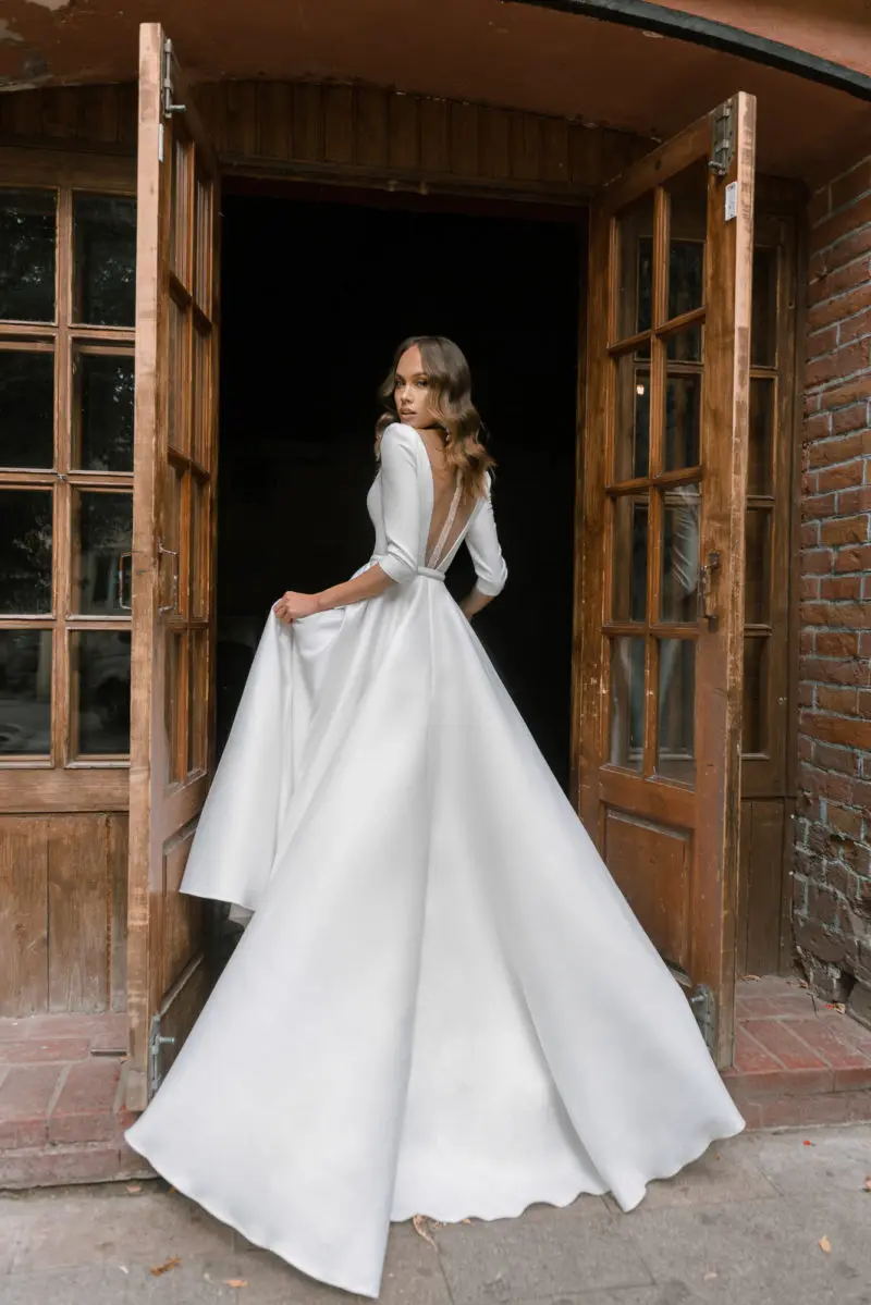 Elegantes Satin Brautkleid Langarm Satin Brautkleider mit Gürtel A-Linie anpassen, um Boden länge charmant 2024 zu messen