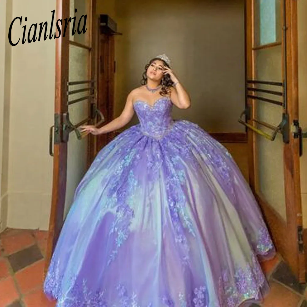 

Lavender Princess Beading Tiered Quinceanera Dresses 2023 Sleeveless Ball Gown Dresses Gala Vestido De 15 Anos Sweet 16