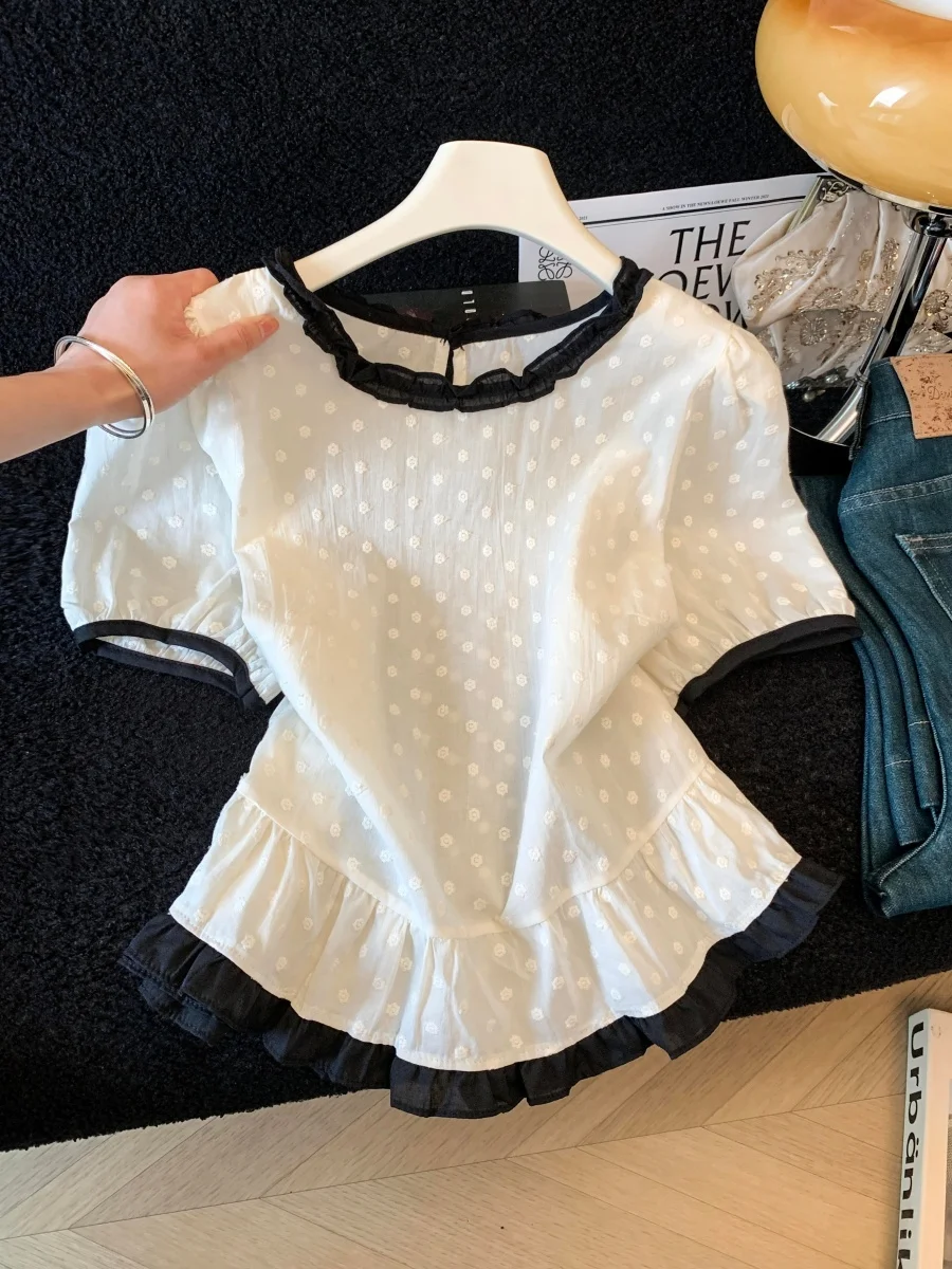 

Elegant White Embroidered Shirt Women Summer 2026 Loose Slimming Bubble Sleeve Top Fashionable Versatile Gentle Wood Grain