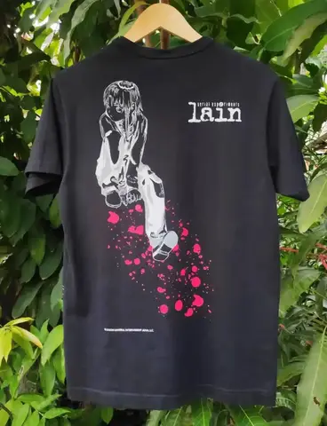 2025 Anime Serial Experiments Lain 그래픽 프린트 T 셔츠 이와쿠라 만화 소녀 공상 과학 반팔 패션 오버 사이즈 T 셔츠 여성