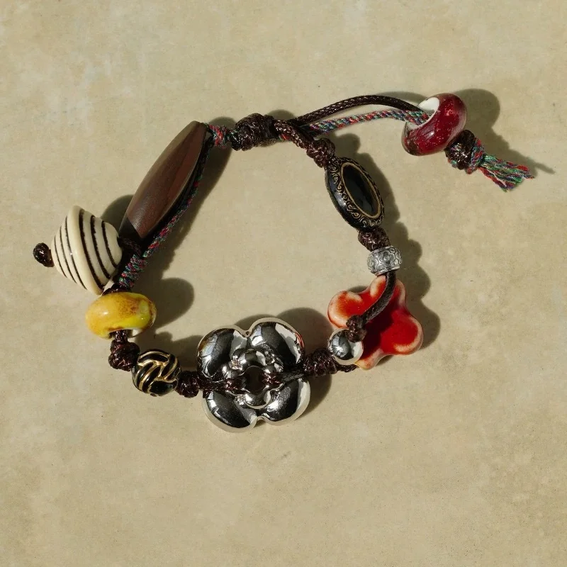 Vintage Flower Woven Bracelet for Women Summer Minimalist Vacation style Ceramic Flower Beads Exquisite All-match Jewelry