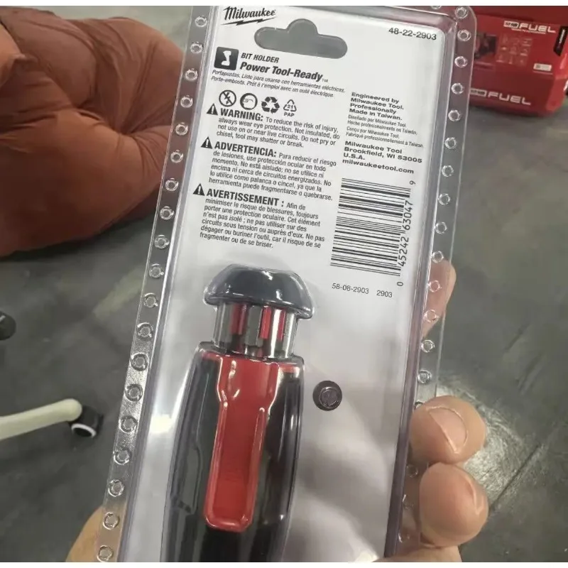 Milwaukee 48-22-2913 8-in-1 Ratcheting Compact Multi-Bit Screwdriver All Metal Ratchet Magnetic Bits Storage Hand Tool view 4