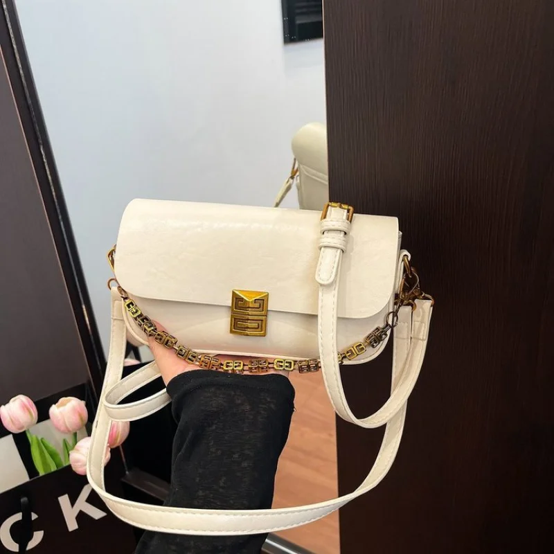 

Luxury Women's Crossbody-Bag Crafted From Sky-Printed Leather Featuring Elegant High-End Vintage Look​