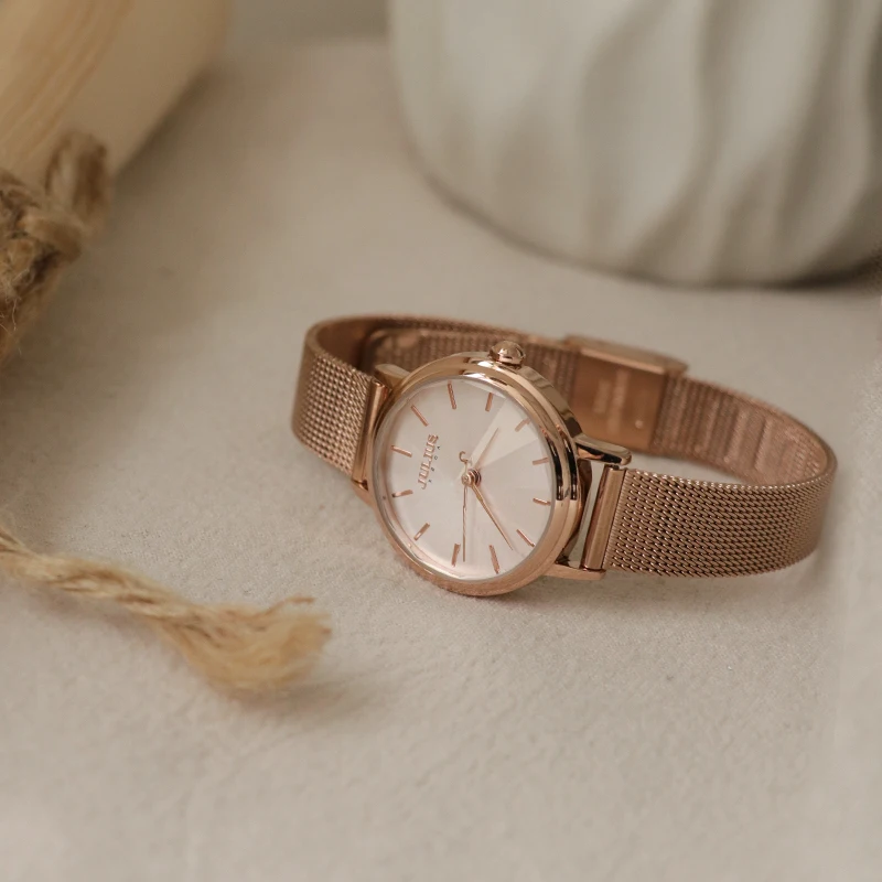 

Women'S Minimalist And Elegant WatchWith AThinStrap And Small DialQuartz MovementA Trendy Watch For WomenA Perfect Gift For Her.