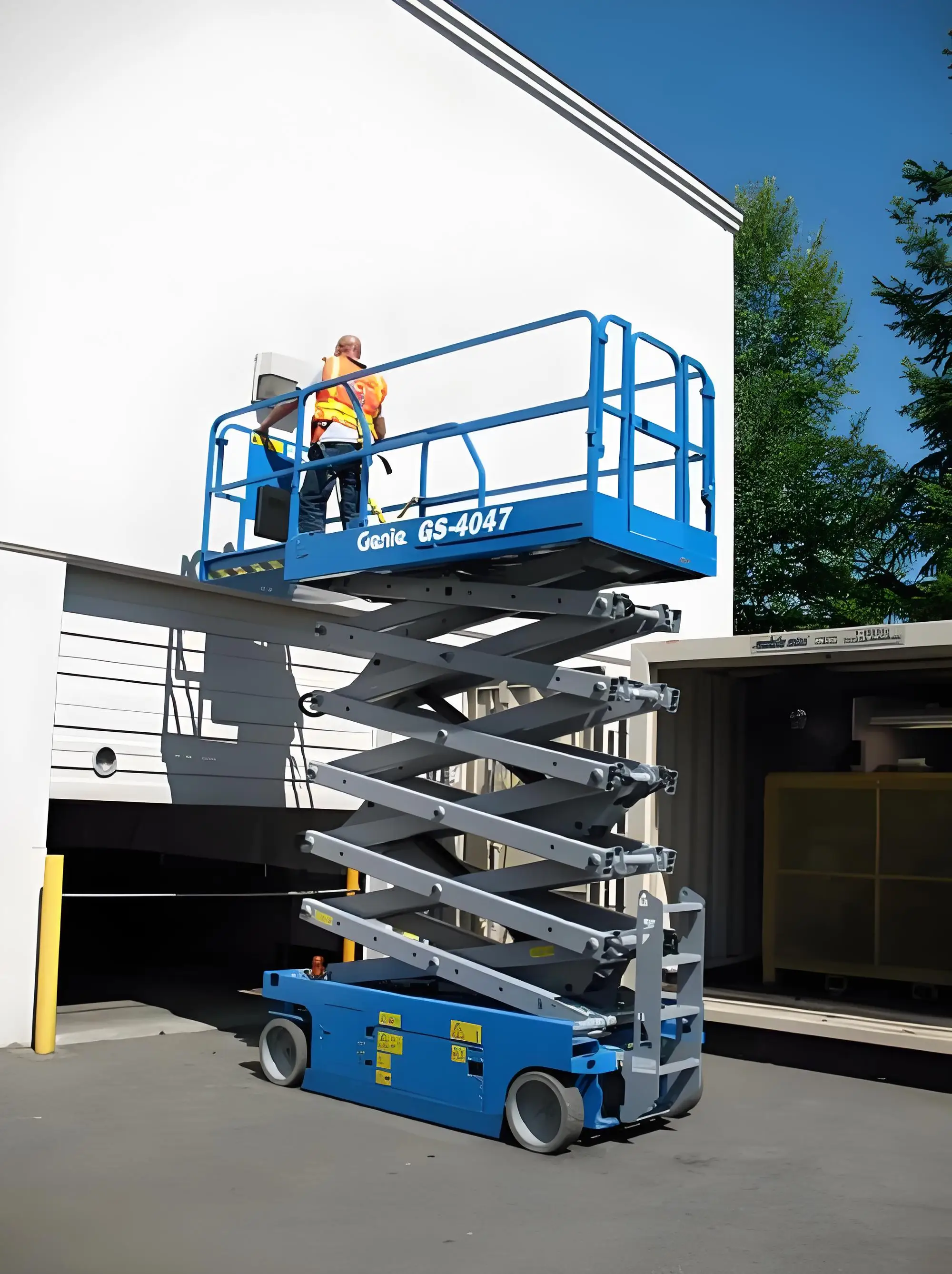 6m 8m 10m 12m Electric Scissor Lift Aerial Work Platform Full Battery Small Steel Hydraulic Mobile Self Propelled Scissors Lift