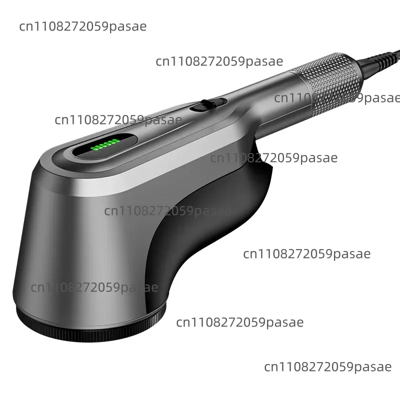 The dry cleaner specializes in using a high-power hairball trimmer to plug in the clothes directly to remove the hair ball.