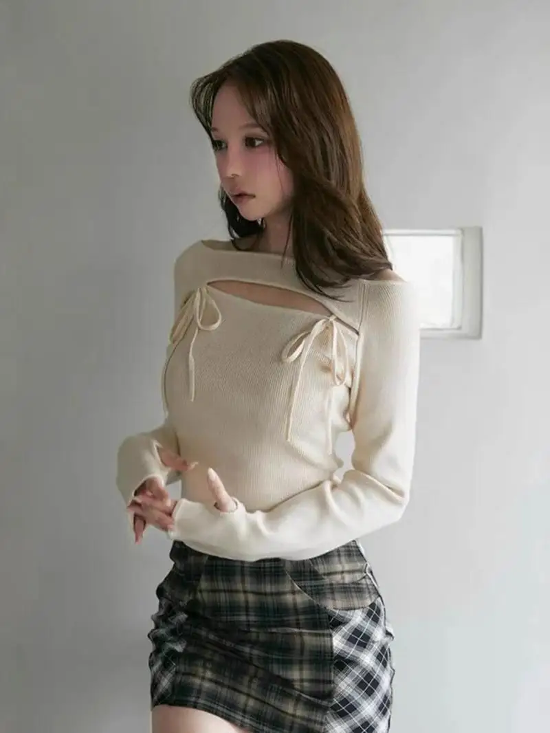 

Sexy Sweet Hole Design Fake Two-Piece Pure Desire Knot Knitted Sweater Soft Versatile Hole Design Knitwear for Women