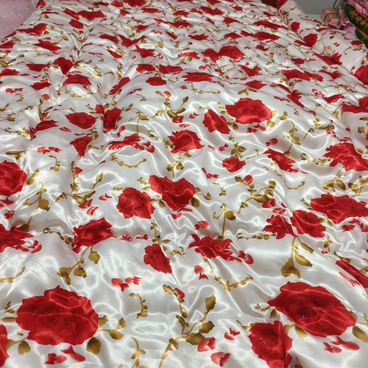 

No cotton filling Glossy satin silk cover with single-sided zipper Ice cool floral print bedspread home bedding