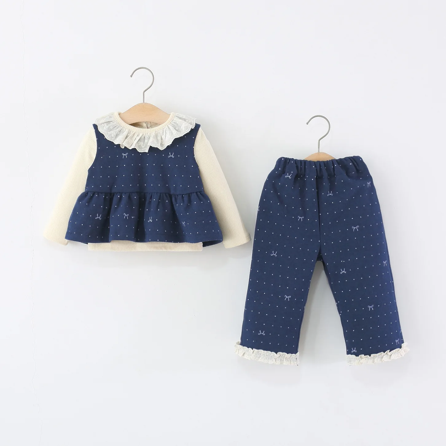 

Осенний новый комплект из трех предметов с кружевным воротником и бантом, комплект из трех предметов принцессы с длинными рукавами для девочек