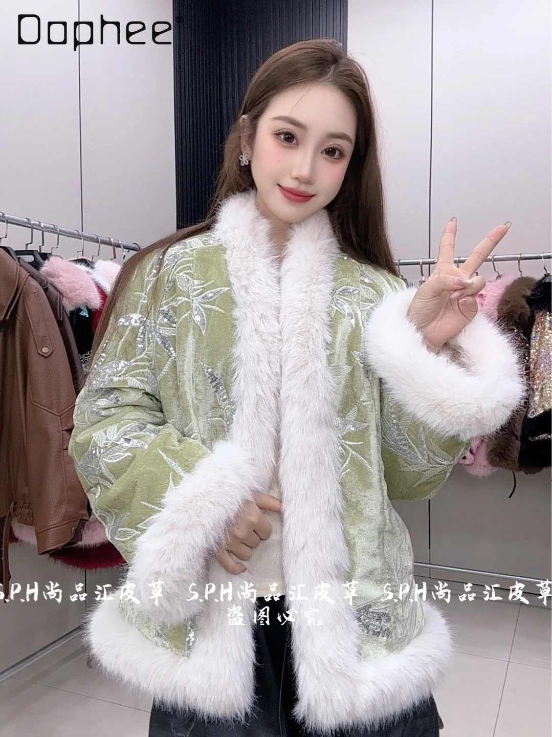 

2025 New Chinese Style Winter Women's Padded Heavy Velvet Sequin Elegant Faux Fur Coat for Women Vintage Elegant Coat