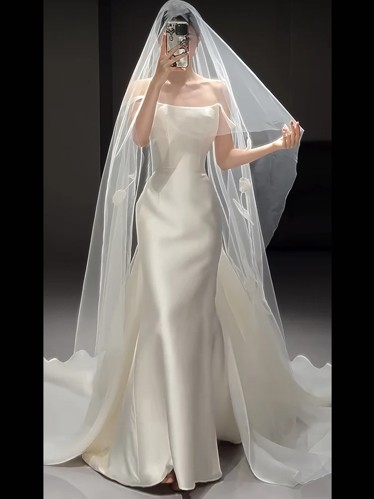 

Шелковое атласное свадебное платье на одно плечо, белое, легкое, простое, с силуэтом «рыбий хвост», утренний халат, женское модное элегантное платье с длинными рукавами