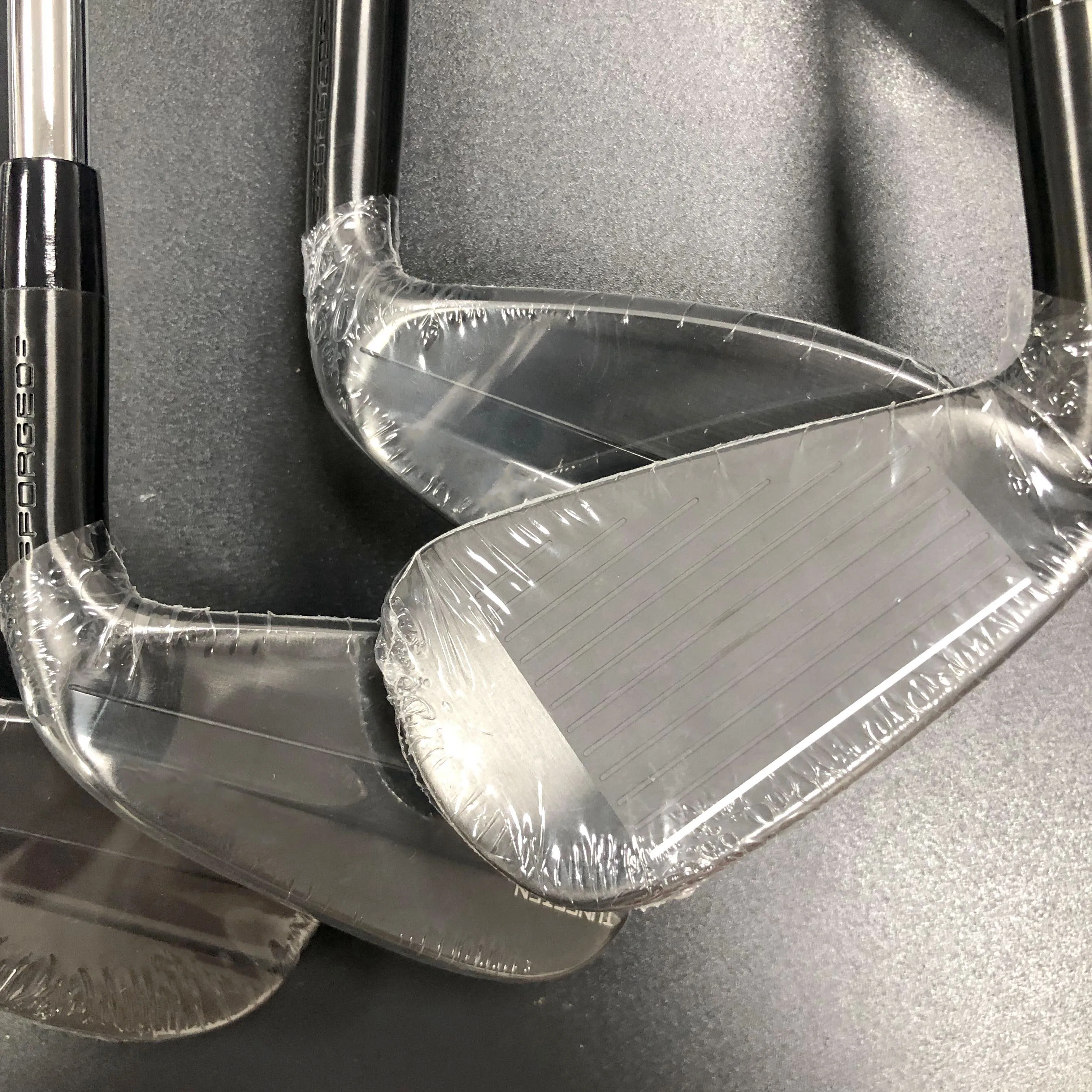 

2024 Новый бренд серебряных утюгов для гольфа T200 456789P48 с валом и ручкой Набор утюгов для гольф-клуба 8 шт. Крышка головы Бесплатная доставка