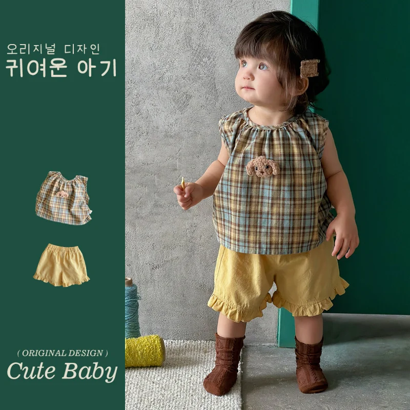 

Girls' Summer Fashionable Outfit: Children's Plaid Sleeveless Two-Piece Set with Lace Shorts for Infants and Toddlers