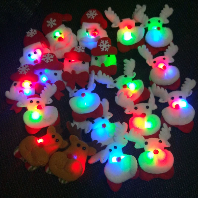 

50pcs Blinking Brooch LED Light Up Santa Claus Flashing Pins Decoration Gift Light Party Holiday Glowing Badge Wedding Festival