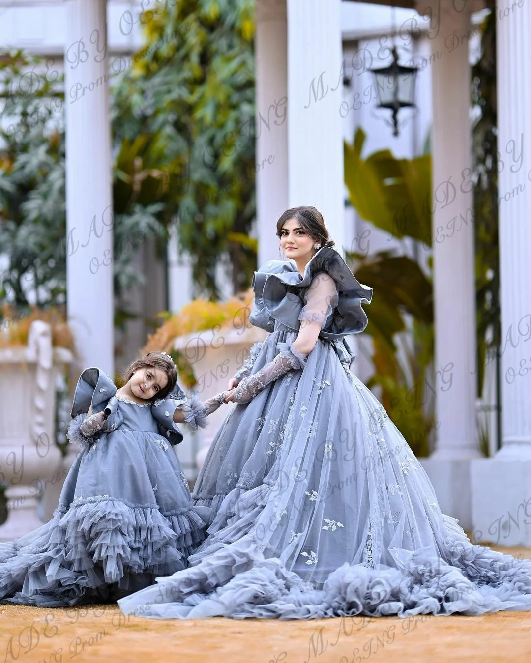 OEING-vestidos de tul gris rubor para madre e hija, trajes de fiesta formales con volantes bonitos para mamá y niños, fotografía