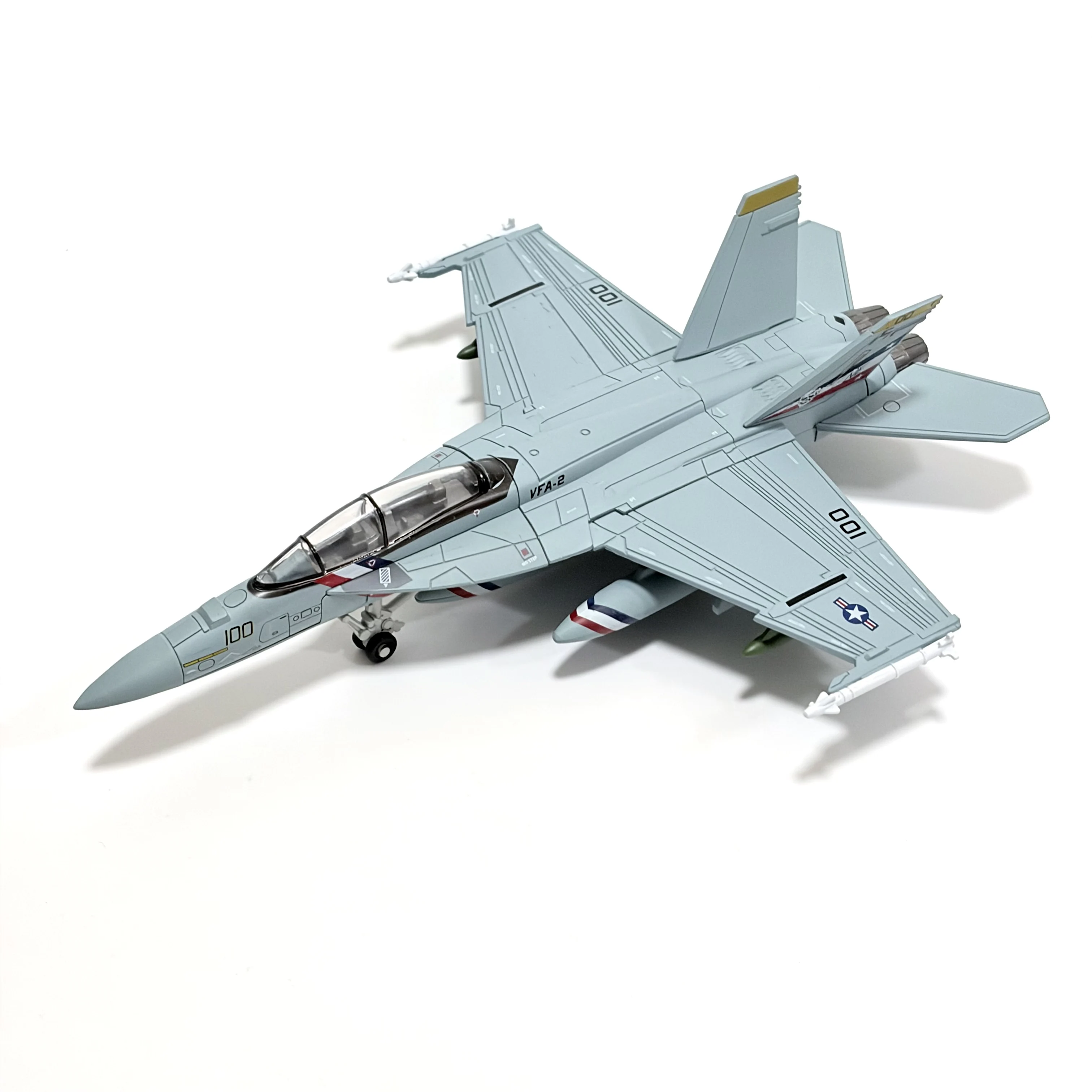 F18 1/72 Scale Plastic Assembly Model (Including Display Rack) Home Placement Collection and Decoration Creative Gift