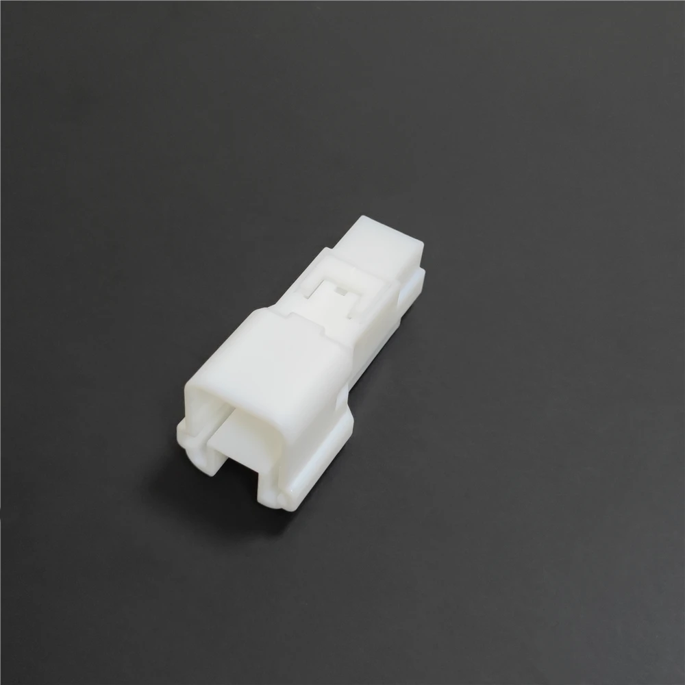6240-1093 1 Pin Unsealed Automotive Connector Male TS Series 8.0mm PBT Natural for Power Wiring