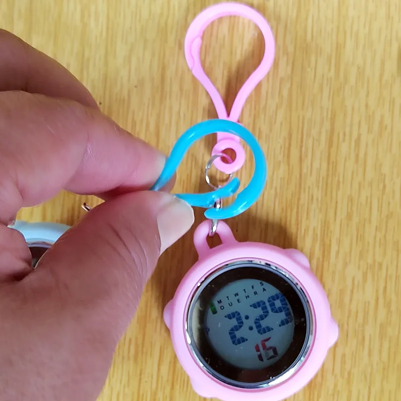 reloj-digital-de-silicona-con-clip-multifuncional-con-pantalla-led-para-enfermeras-reloj-colgante-de-pecho-proteccion-contra-infecciones