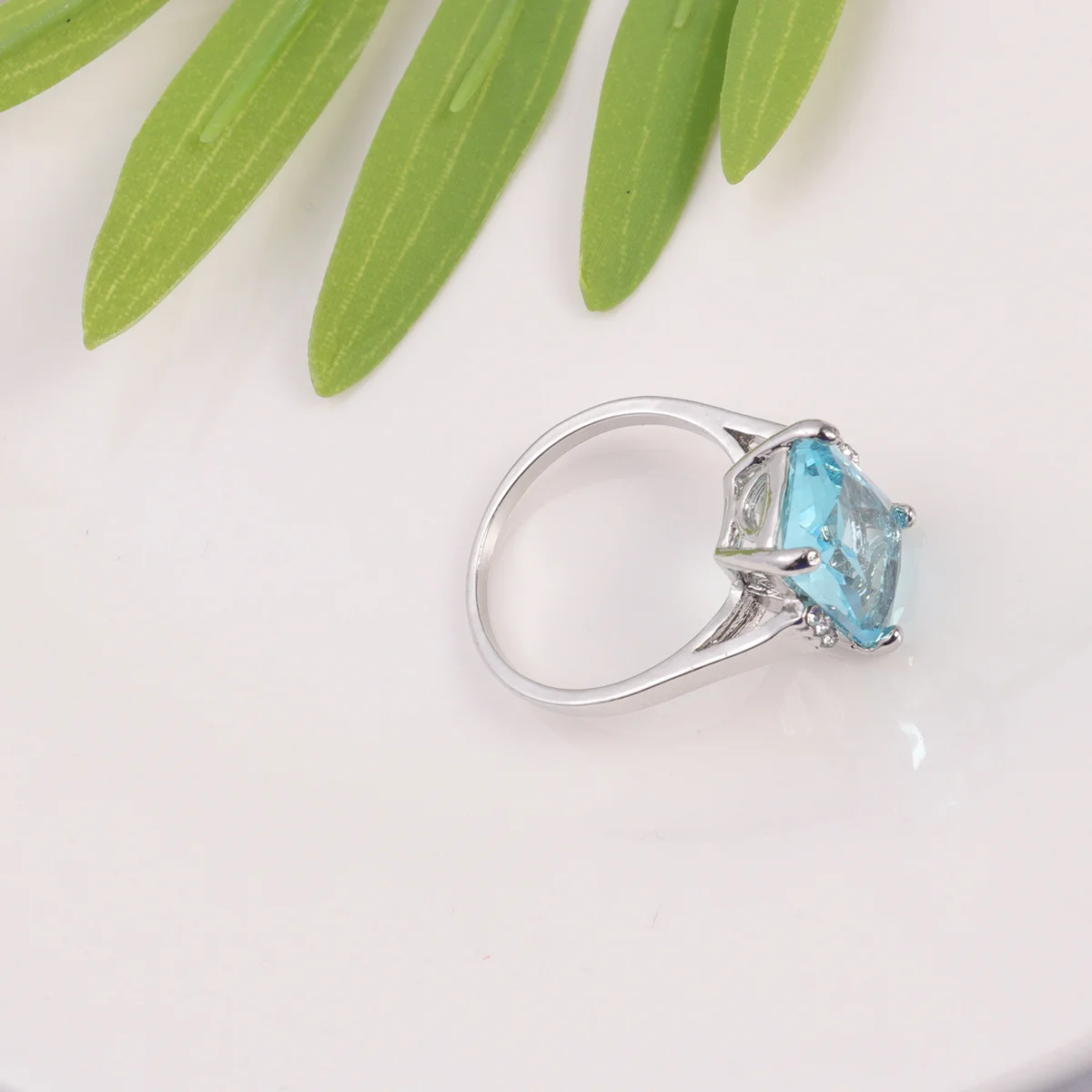 خاتم توباز مقاس 9 حجر أزرق فاتح أنيق عتيق نمط خطوبة زفاف موضة مجوهرات نسائية خاتم خفيف