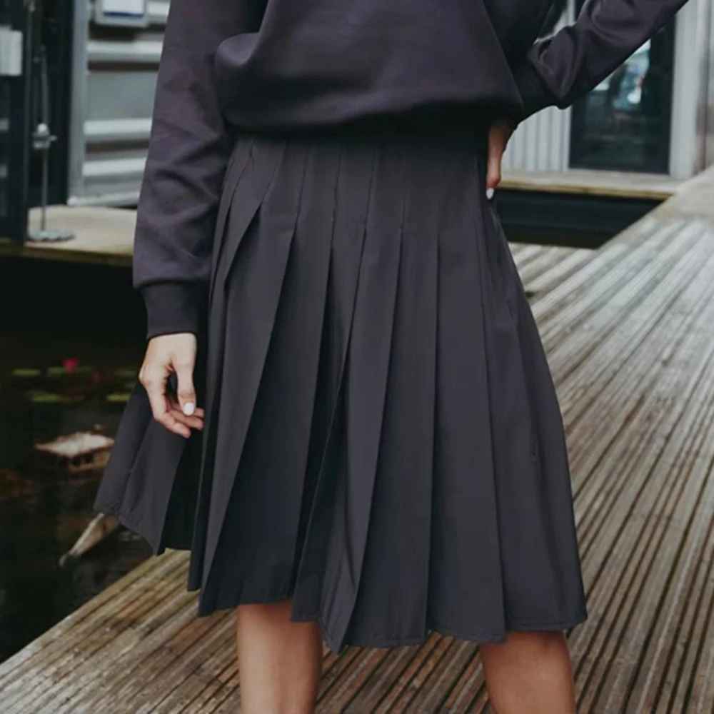 

Autumn Women's Casual Fit A-Line Midi Skirt Regular Waistline Decor-Free Fashionable Mid-Length Gown For Ladies