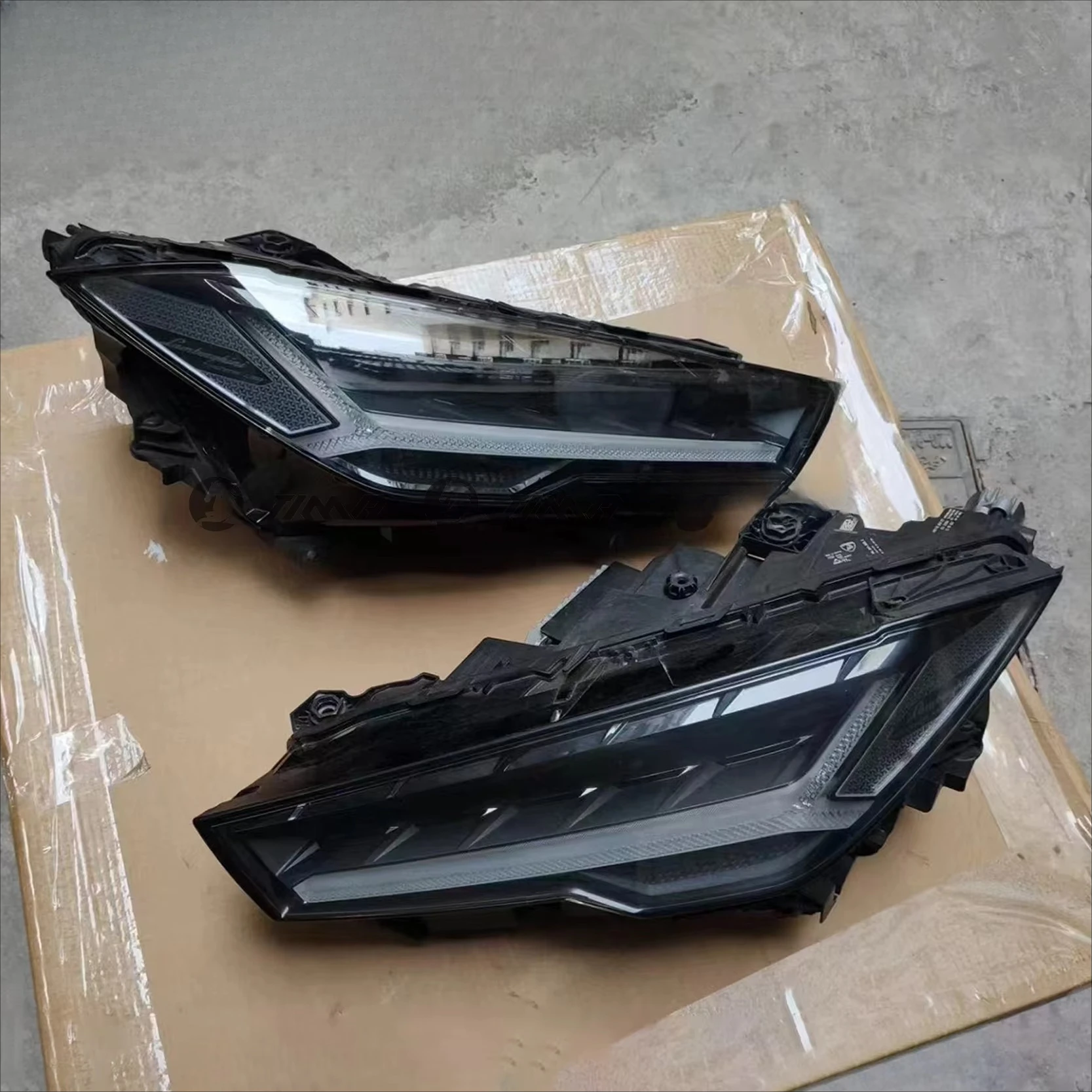 Used Left & Right LED Car Headlight for Lamborghini Urus