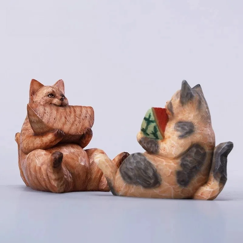JXK Simulation Harz Tier Modell Holzschnitt Katze Essen Wassermelone Kleine Katze Kreative Figur Desktop Ornament Spielzeug Figuren