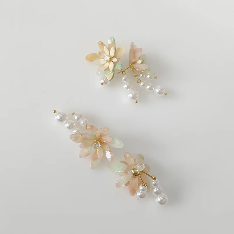 New Gentle Smart Multi-color Resin Flower Earrings, Colorful Fairy Airflow, White Iris Flower Petal Earrings