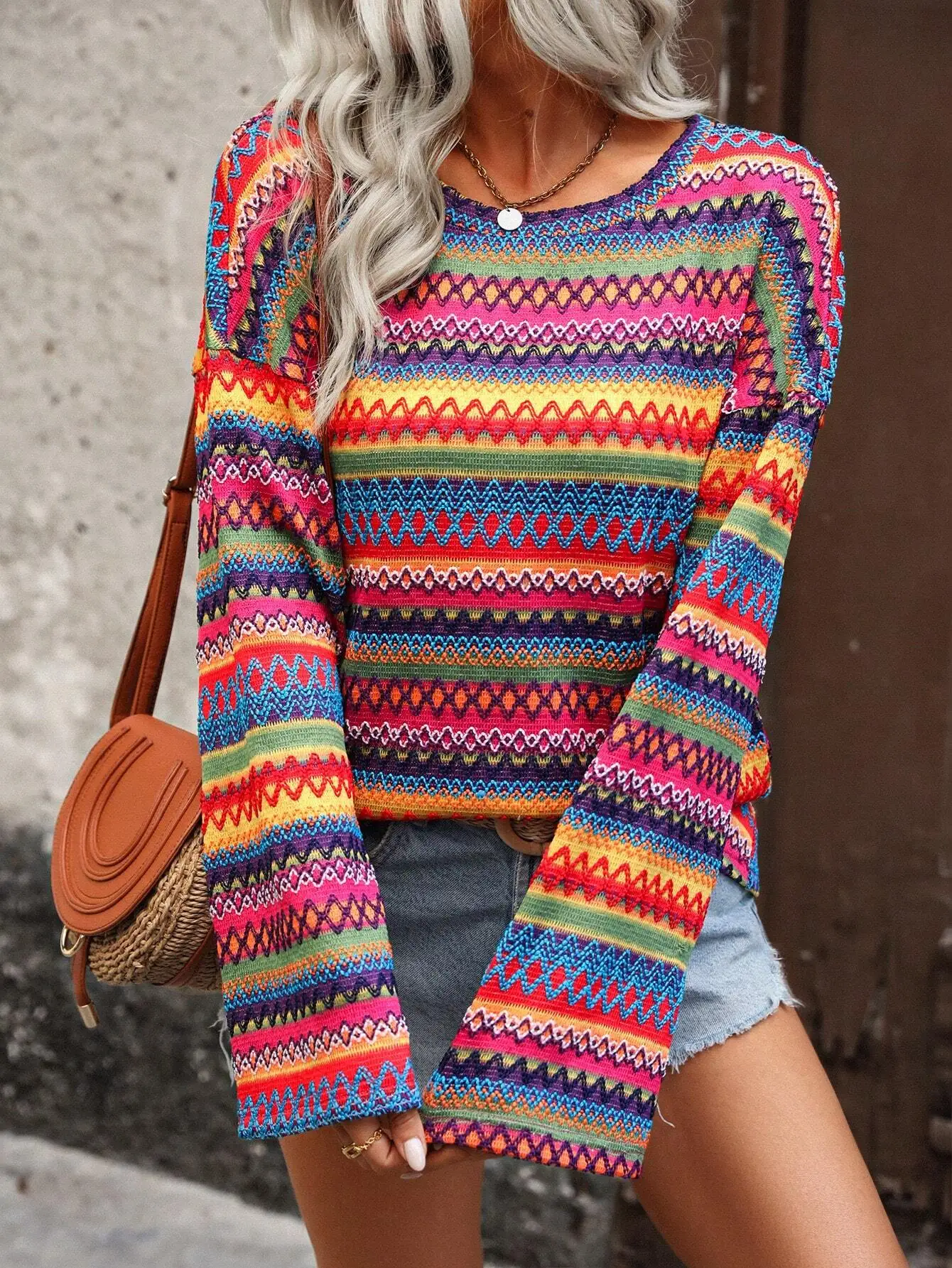 

Женский трикотажный топ в стиле бохо с этническим узором, длинными рукавами и спущенным плечом, разноцветный