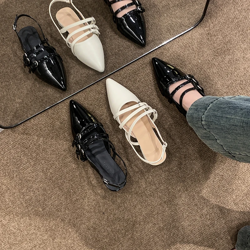 

Новинка 2025 года, темпераментные тапочки с запахом сзади, крутые летние новые туфли с острым носком и металлическими пуговицами на каблуке