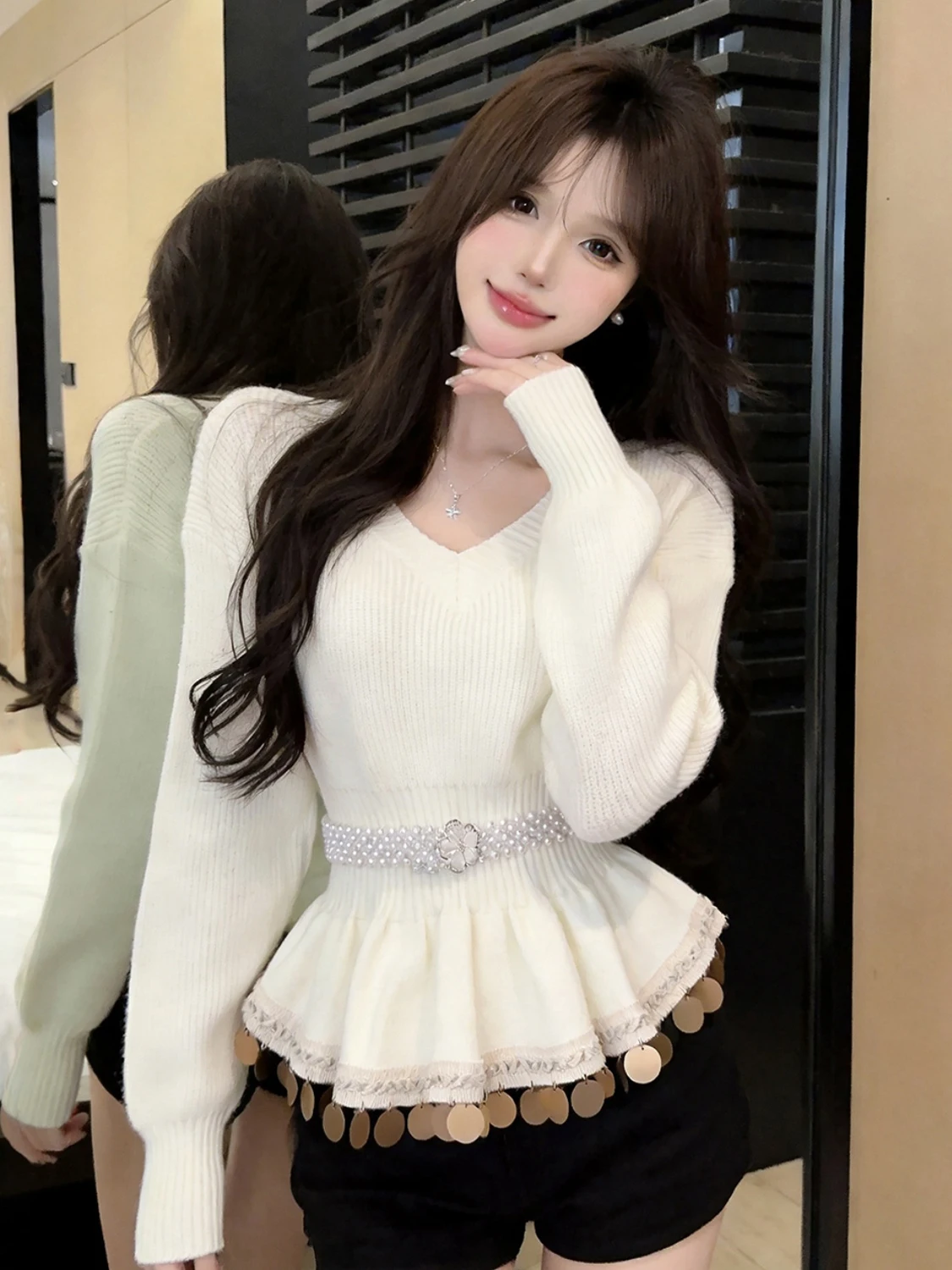 Sexy Ruffle Hem Beaded Knitwear V-Neck Korean Style Slim Fit Warmth Reveal Clavicle Women's Long Sleeve Sweater Daily Wear